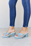 Sandalias con plataforma en contraste Cherish The Moments de Weeboo en azul brumoso