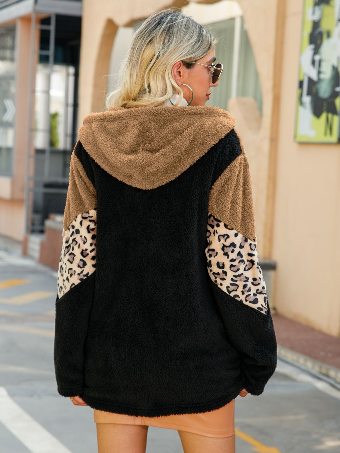 Chaqueta teddy con capucha y bloques de color de leopardo