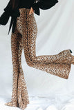 Pantalones acampanados con estampado de leopardo