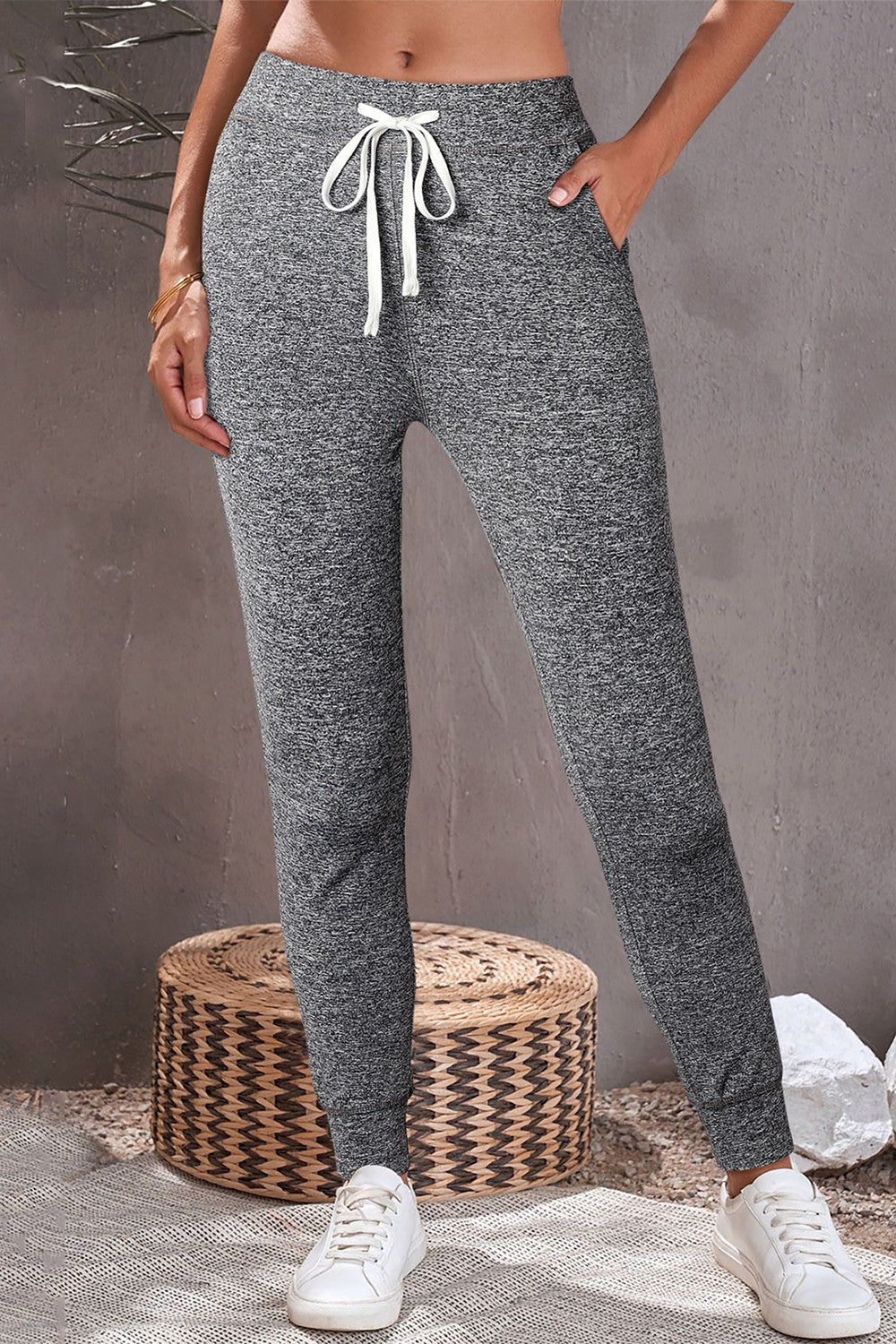 Joggers con cordón y bolsillos