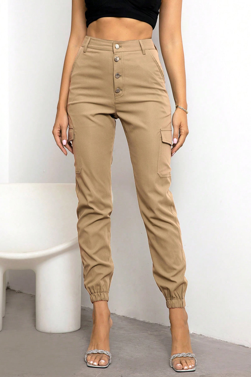 Pantalones cargo con bragueta de botones