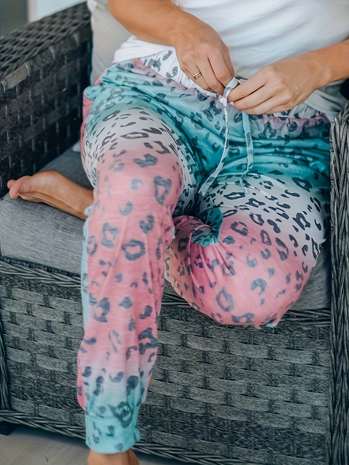 Pantalones de leopardo con cordón y bolsillos